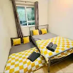 Central London Room Sleeps 4